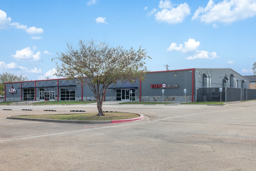 Primary Photo Of 1600 S College Ave, Bryan Freestanding For Sale