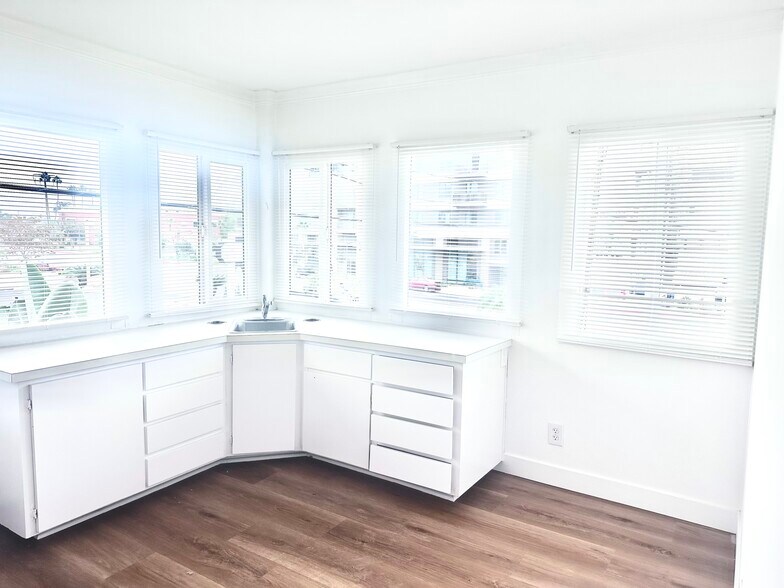 More Photos Of 18821 Delaware St, Huntington Beach Medical For Lease