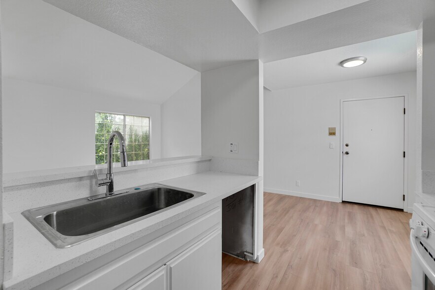 More Photos Of 519 South St, Glendale Apartments For Sale
