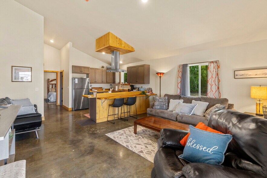 More Photos Of 316 1st St, Cosmopolis Trailer Camper Park For Sale