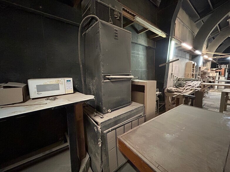 More Photos Of 10411 S US Highway 79, Palestine Warehouse For Sale