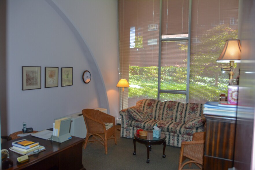 More Photos Of 552 N Neville St, Pittsburgh Apartments For Sale