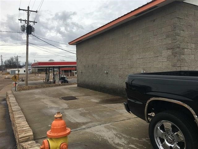 More Photos Of 1014 N Main St, Milan Auto Repair For Sale