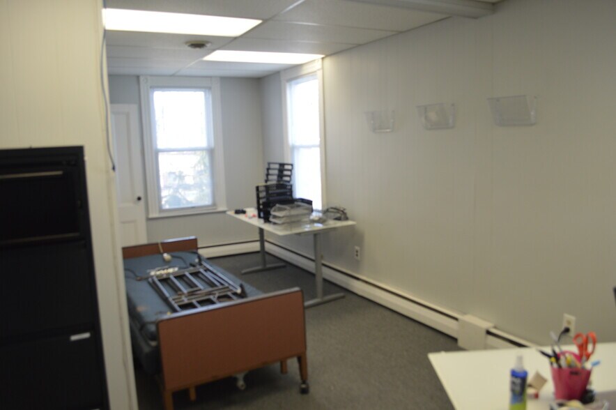 More Photos Of 6-14 Elm St, Oakland Storefront Retail Office For Lease