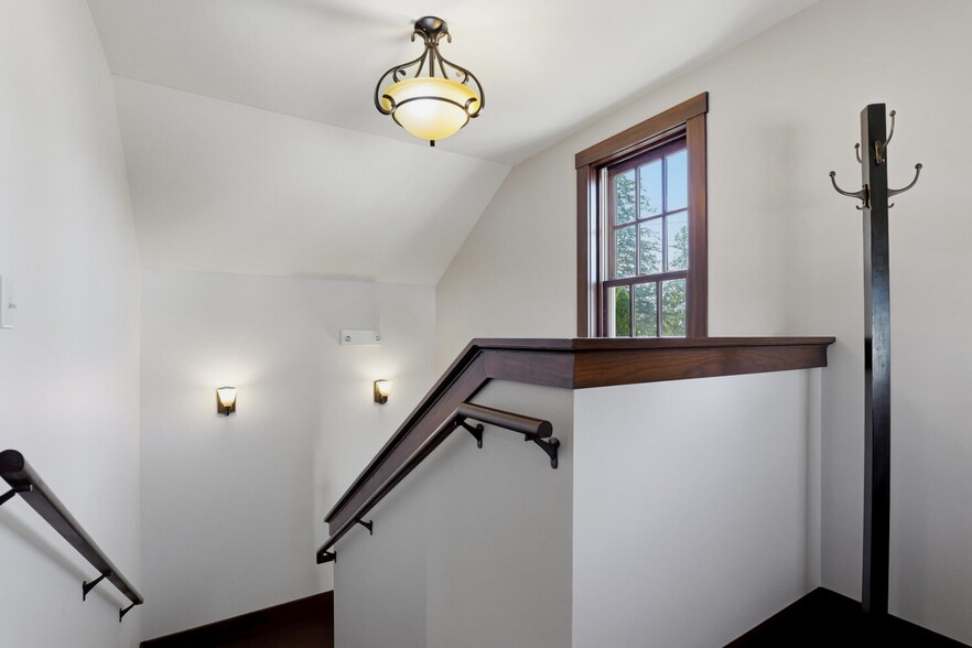 More Photos Of 517 Monroe St, Sheboygan Falls Office For Sale