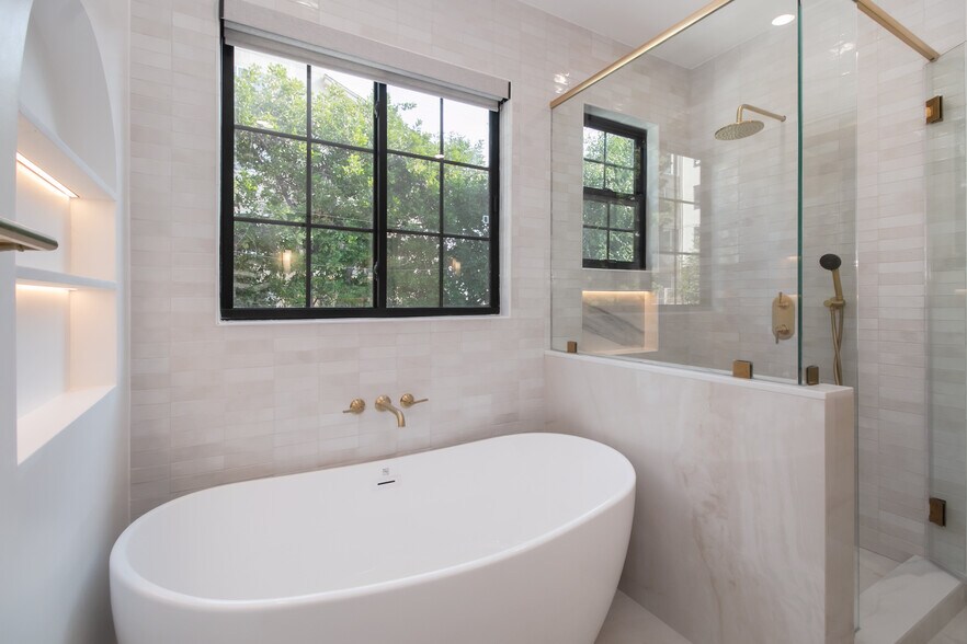 More Photos Of 1718-1726 N Vista St, Los Angeles Apartments For Sale