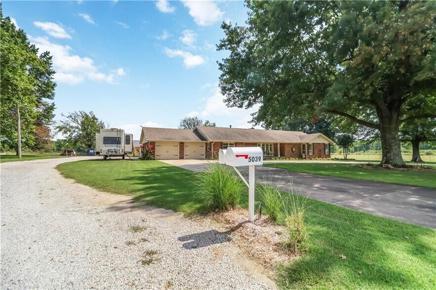 More Photos Of 5039 Primrose Rd, Springdale Specialty For Sale