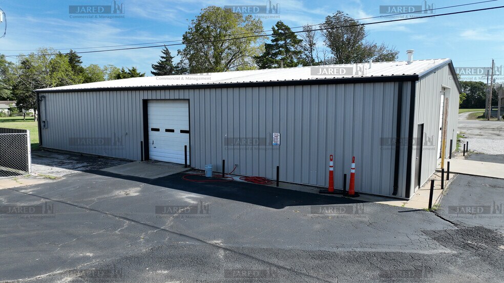 More Photos Of 2230 S Main St, Carthage Unknown For Lease