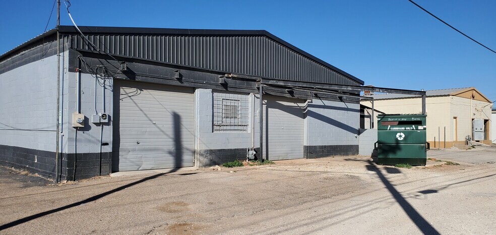 More Photos Of 741 S Treadaway Blvd, Abilene Warehouse For Lease
