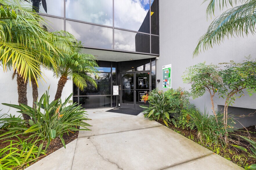 More Photos Of 10065 Old Grove Rd, San Diego Office For Lease
