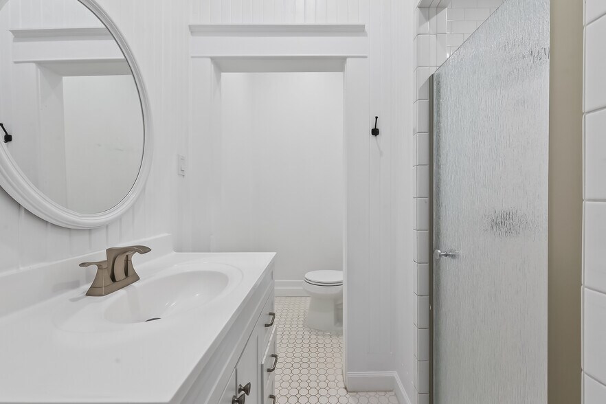 More Photos Of 38011 Spur 149 Rd, Magnolia Office Residential For Sale