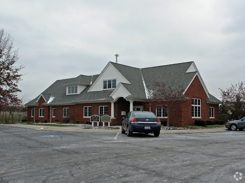 Primary Photo Of 590 N Leavitt Rd, Amherst Medical For Sale