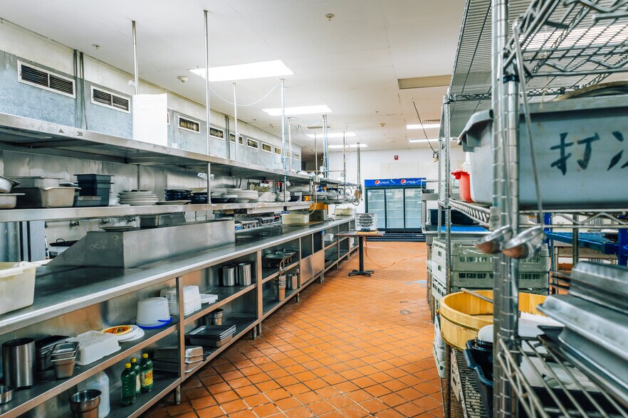 More Photos Of 347 Shattuck Way, Newington General Retail For Sale