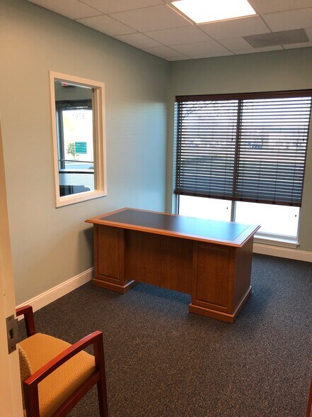 More Photos Of 8761 Virginia Meadows Dr, Manassas Warehouse For Lease