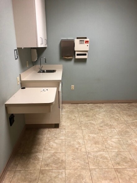 More Photos Of 2450 Emerald Pl, Greenville Medical For Lease