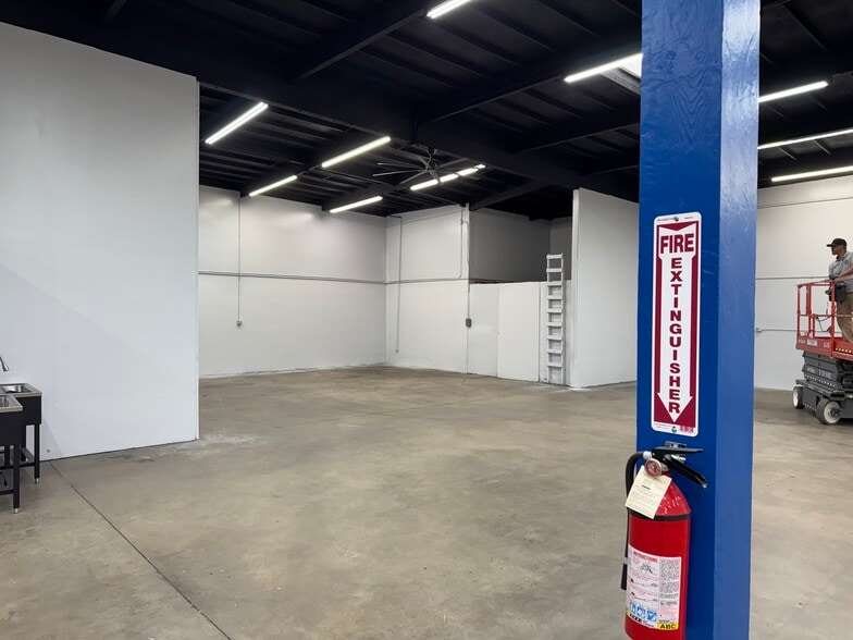 More Photos Of 14000 Rosecrans Ave, Santa Fe Springs Warehouse For Lease