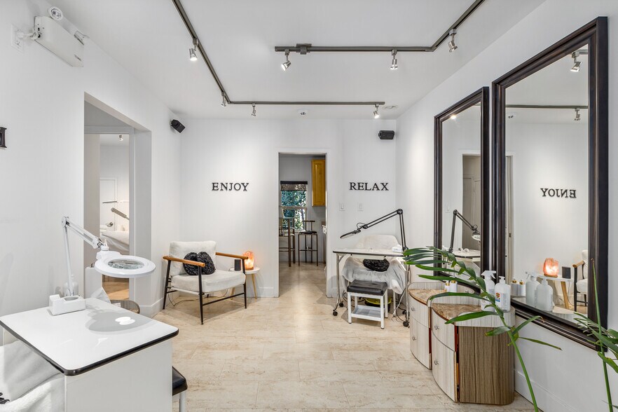 More Photos Of 2032 34th Ave SW, Calgary Office For Sale