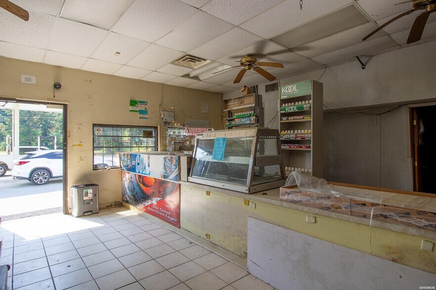 More Photos Of 8300 Woodson Lateral Rd, Woodson Convenience Store For Sale