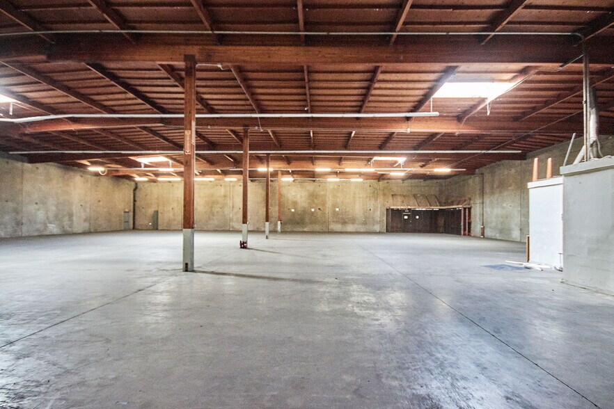 More Photos Of 6840-6846 Suva St, Bell Gardens Unknown For Lease