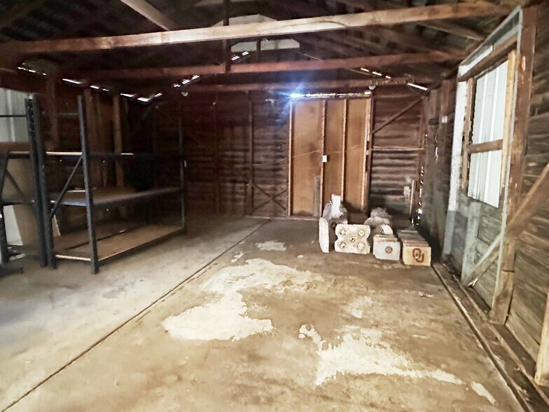 More Photos Of 1601 Kemp Blvd, Wichita Falls Showroom For Lease