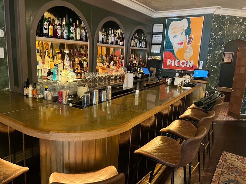 More Photos Of 1300 Madison Ave, New York Storefront Retail Office For Lease