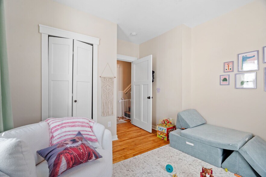 More Photos Of 1704 Jefferson St NE, Minneapolis Apartments For Sale