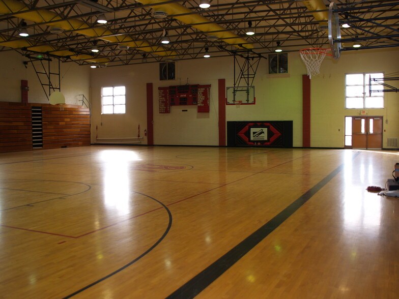 More Photos Of 1901 Mascoutah Ave, Belleville Schools For Lease