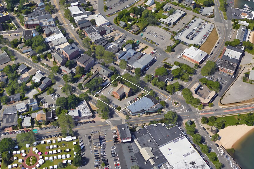 More Photos Of 17 Main St, Sag Harbor Office For Lease