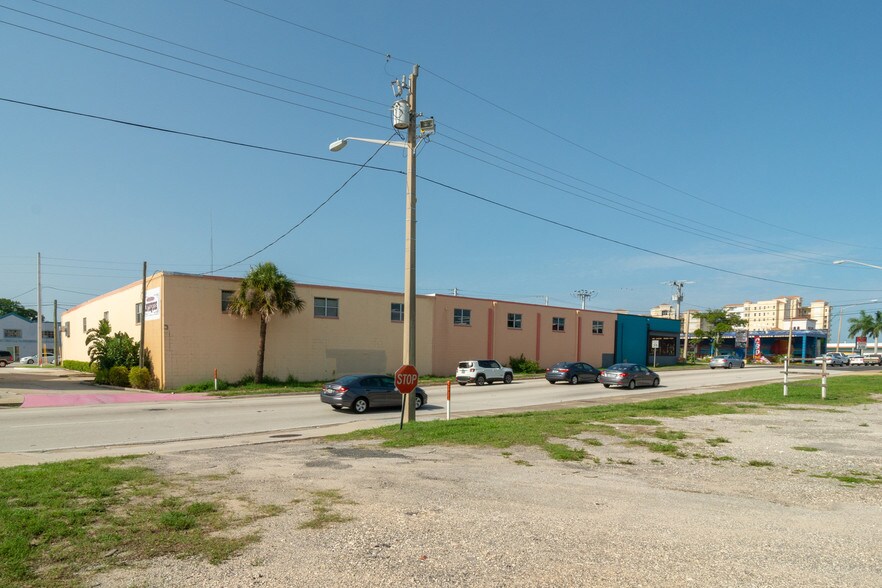 More Photos Of 117-137 Hughlett Ave, Cocoa General Retail For Sale