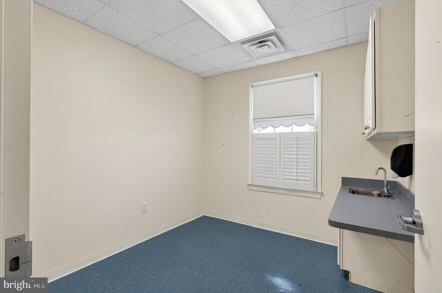 More Photos Of 7117 Salem Fields Blvd, Fredericksburg Office For Lease