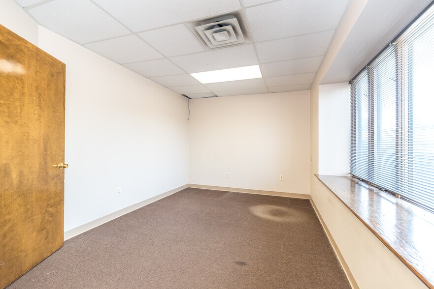 More Photos Of 908-918 Town Center, New Britain Office For Sale