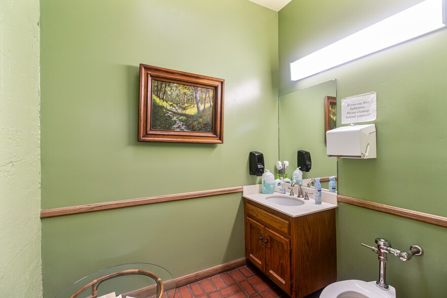 More Photos Of 408 S Stoddard Ave, San Bernardino Office For Sale