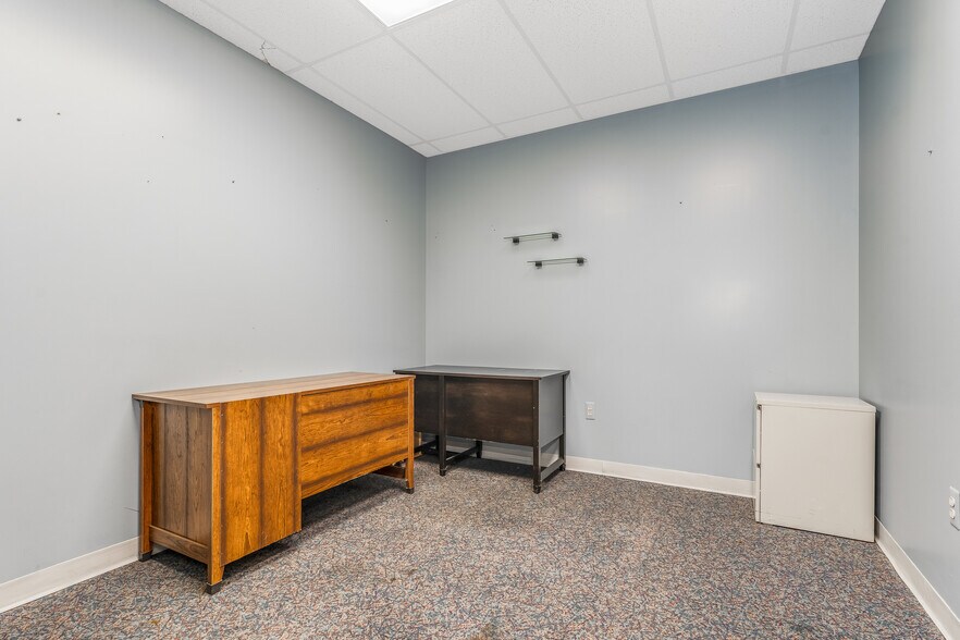 More Photos Of 320 S Main St, Phillipsburg Medical For Lease