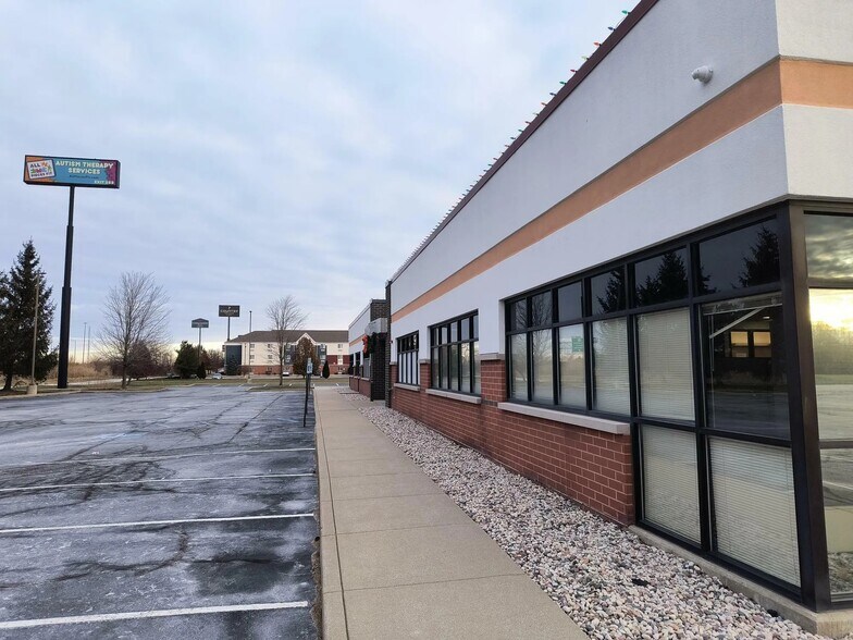 More Photos Of 8401 Ohio, Merrillville Office For Sale