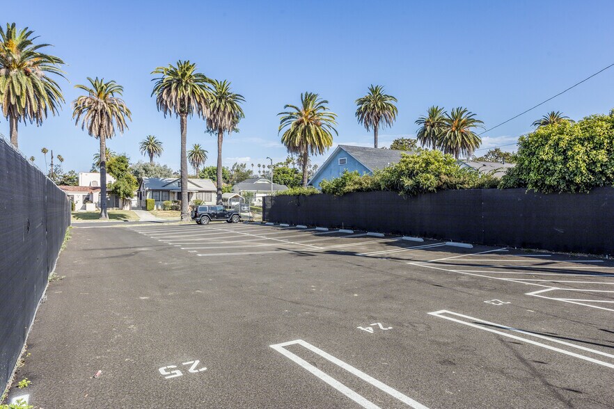 More Photos Of 4501-4515 W Adams Blvd, Los Angeles Loft Creative Space For Lease