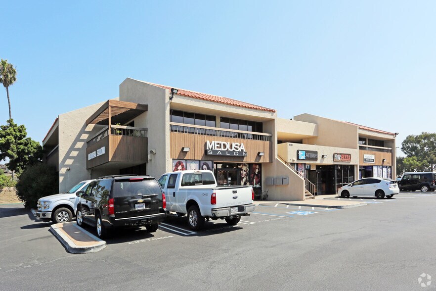 More Photos Of 22311 Brookhurst St, Huntington Beach General Retail For Lease