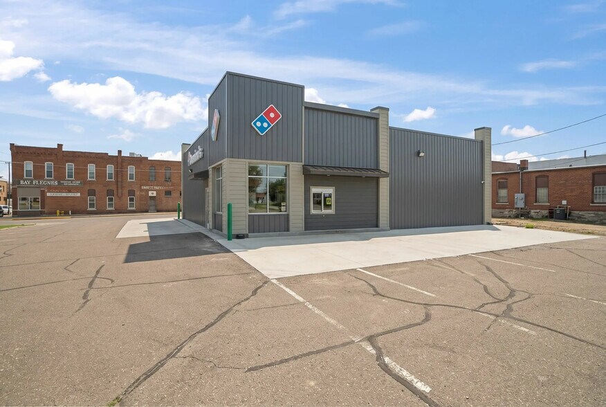 More Photos Of 1201 Elm St, Cumberland Storefront For Sale