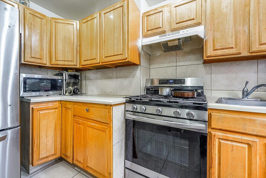 More Photos Of 115 34th St, Union City Apartments For Sale