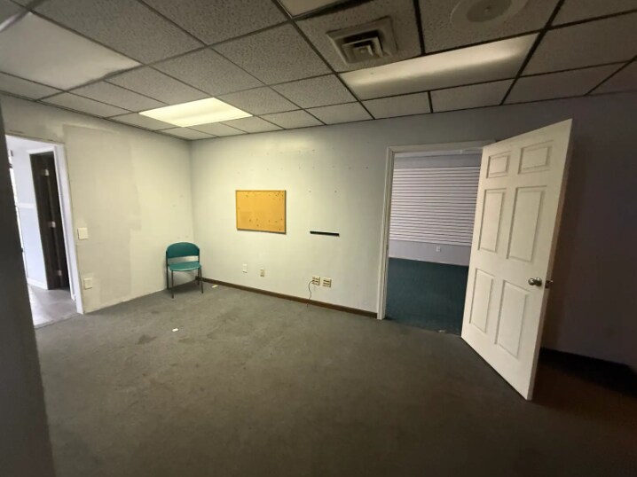 More Photos Of 207 E Kipp Rd, Mason Warehouse For Sale