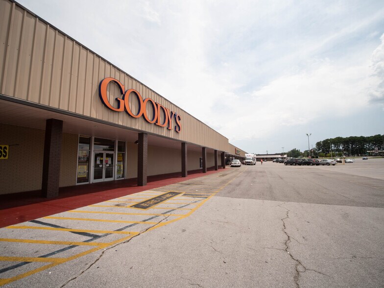 More Photos Of 750 Hwy 9, Centre Unknown For Lease