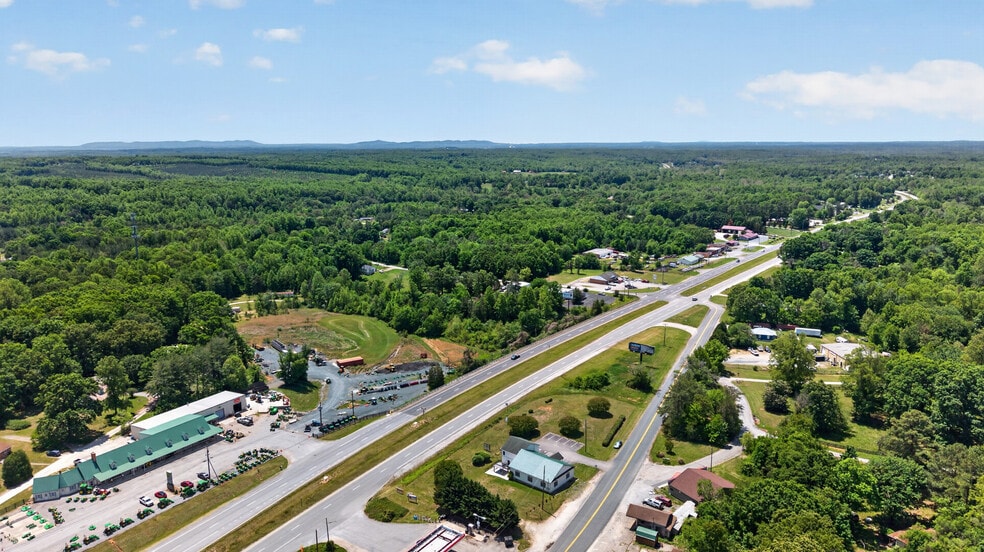 More Photos Of 168 Faulconerville Dr, Amherst Flex For Sale