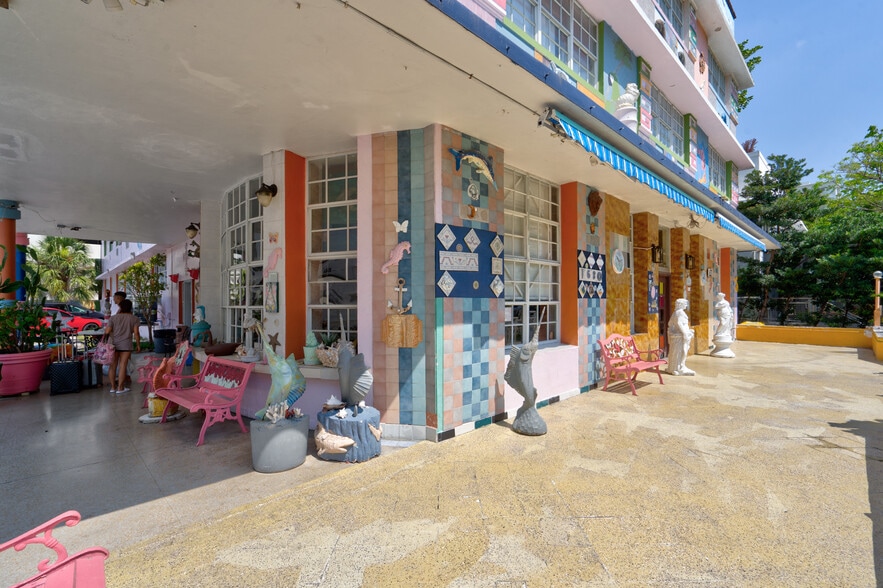 More Photos Of 1680 James Ave, Miami Beach Hotel For Sale