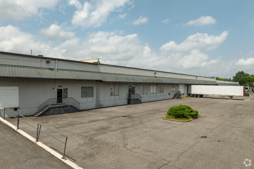 More Photos Of 3111-3165 Bellbrook Dr, Memphis Industrial For Sale