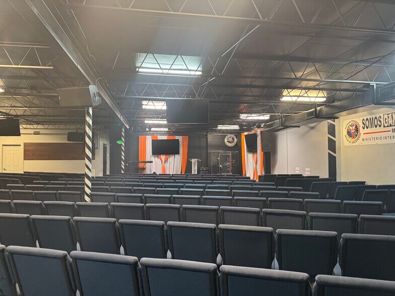 More Photos Of 2216 N 20th Ave, Hollywood Light Manufacturing For Sale