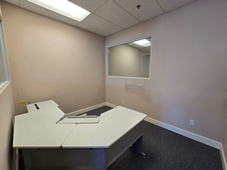 More Photos Of 17957 55th Ave, Surrey Warehouse For Sale
