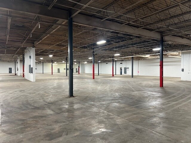 More Photos Of 2349 Plastics Dr, Gastonia Manufacturing For Lease