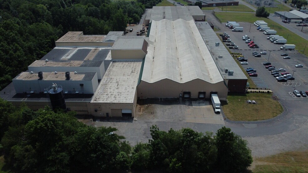 More Photos Of 600 Sanders St, Scranton Warehouse For Lease