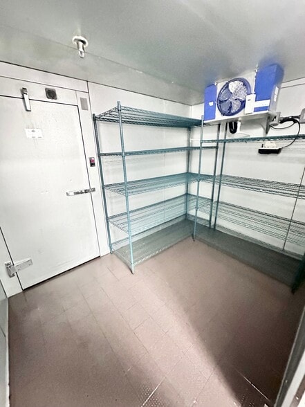 More Photos Of 349 Johnson St, Hollywood Freestanding For Lease