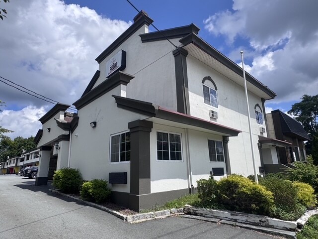Primary Photo Of 392 Broadway, Monticello Hotel For Sale