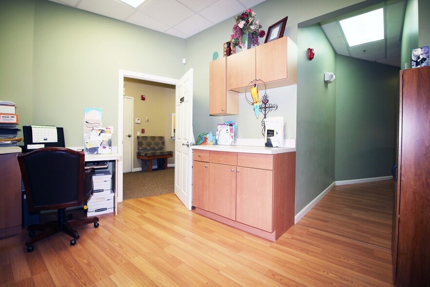 More Photos Of 845 N Main St, Providence Medical For Sale